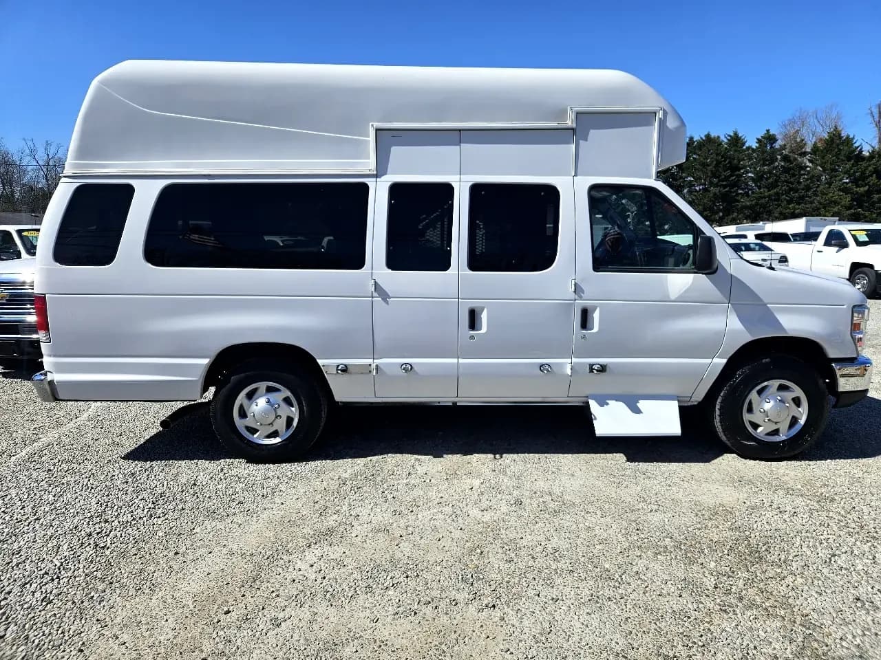 2014 Ford E350 ADA Passenger Van - Image 4