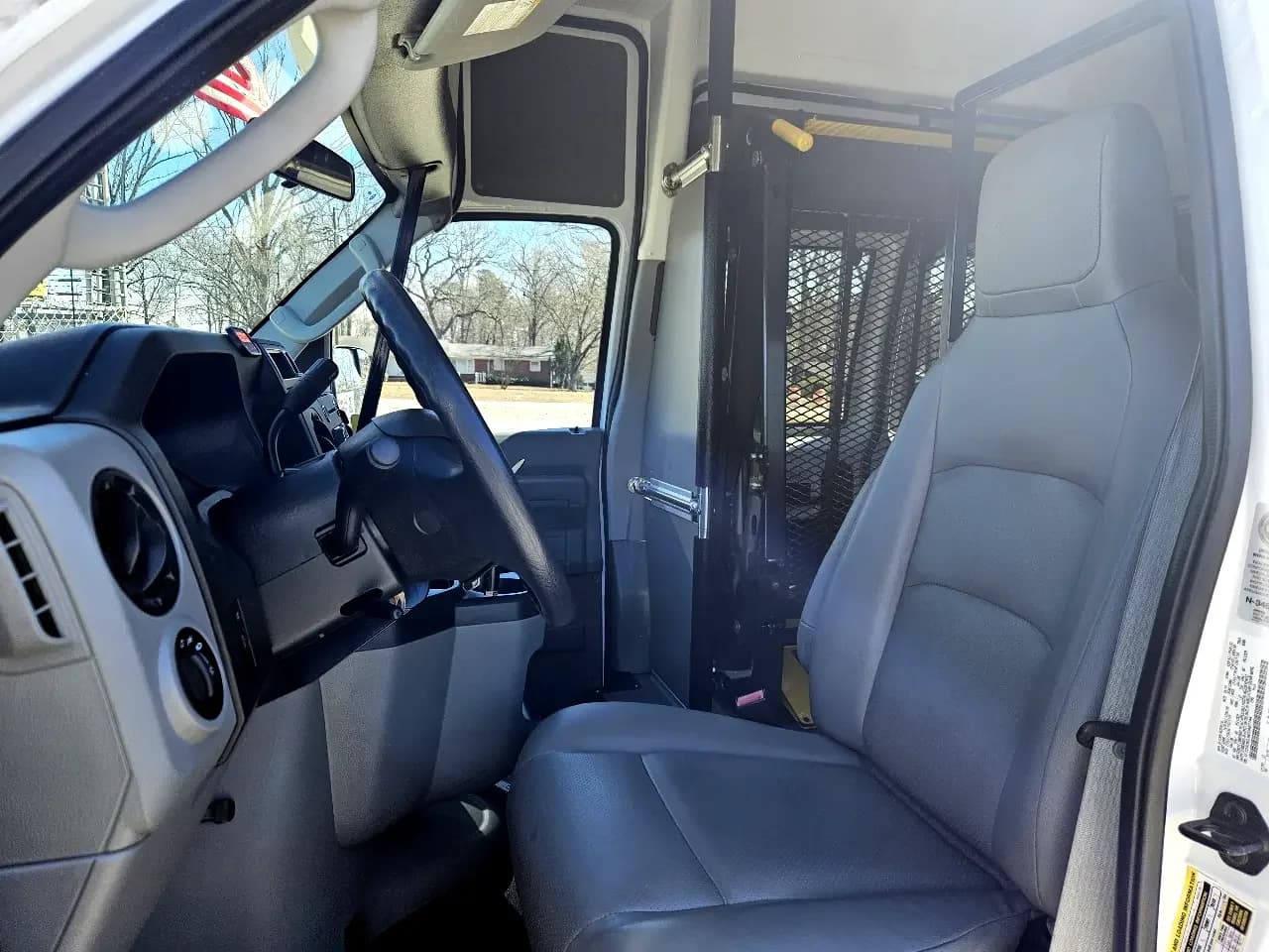 2014 Ford E350 ADA Passenger Van - Image 7