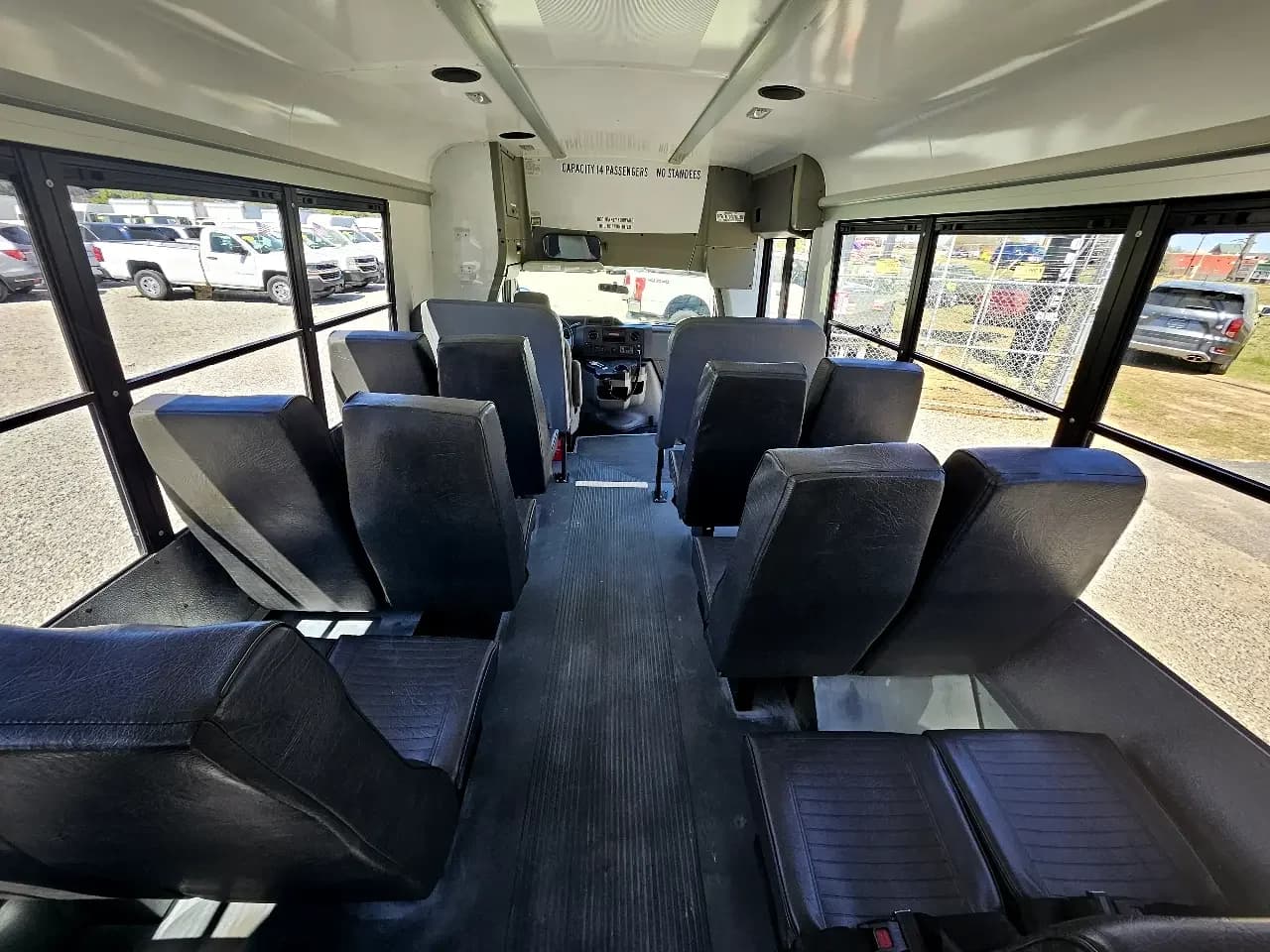 2016 Ford E350 Shuttle Bus - Image 14
