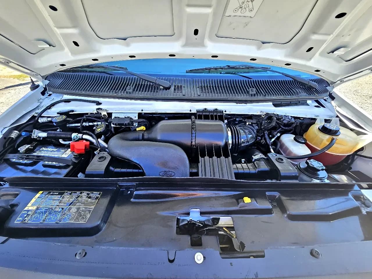2016 Ford E350 Shuttle Bus - Image 17