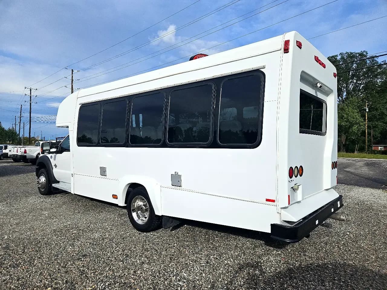 2014 Ford F450 SD Supreme Shuttle Bus - Image 2