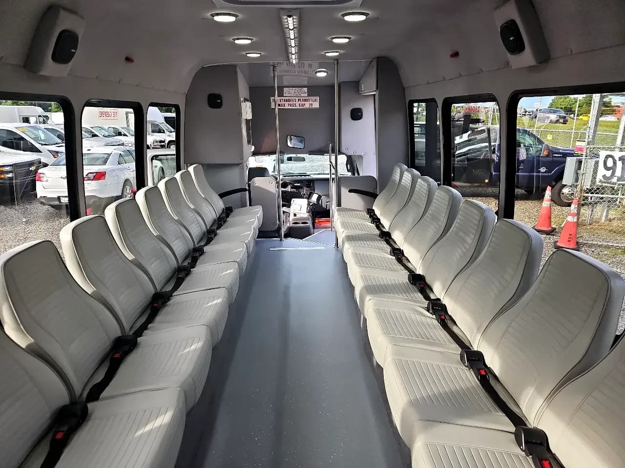 2014 Ford F450 SD Supreme Shuttle Bus - Image 11