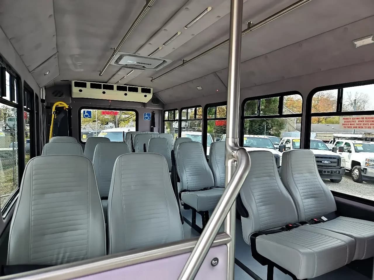 2016 Ford F450 ADA SD Startrans Shuttle Bus - Image 10