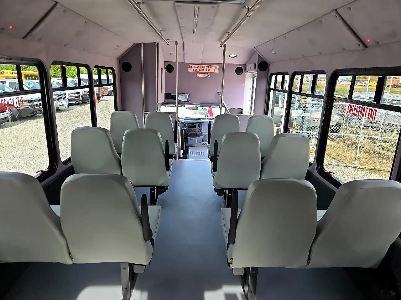 2016 Ford F450 ADA SD Startrans Shuttle Bus - Image 12