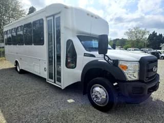 2015 Ford F550 bus