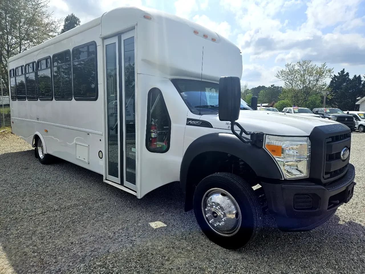 2015 Ford F550 bus