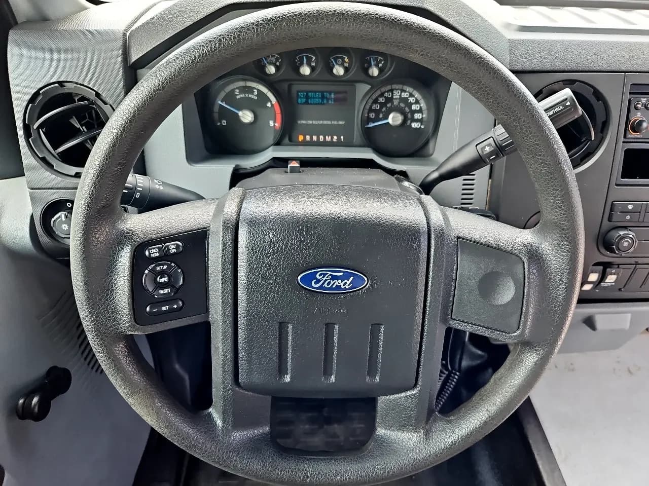 2016 Ford F550 StarTrans Shuttle Bus - Image 14