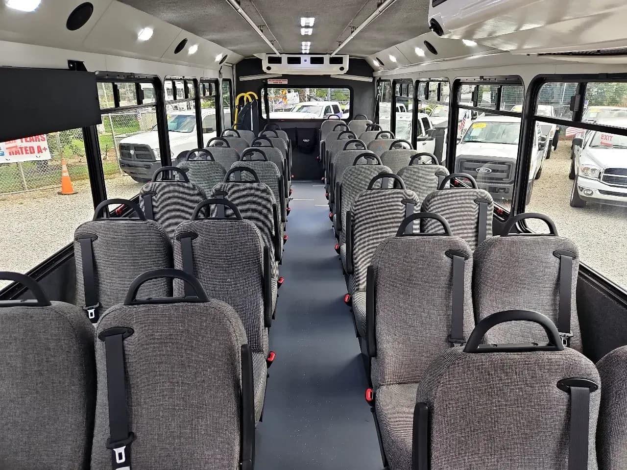 2017 Ford F650 Senator HD Shuttle Bus - Image 10