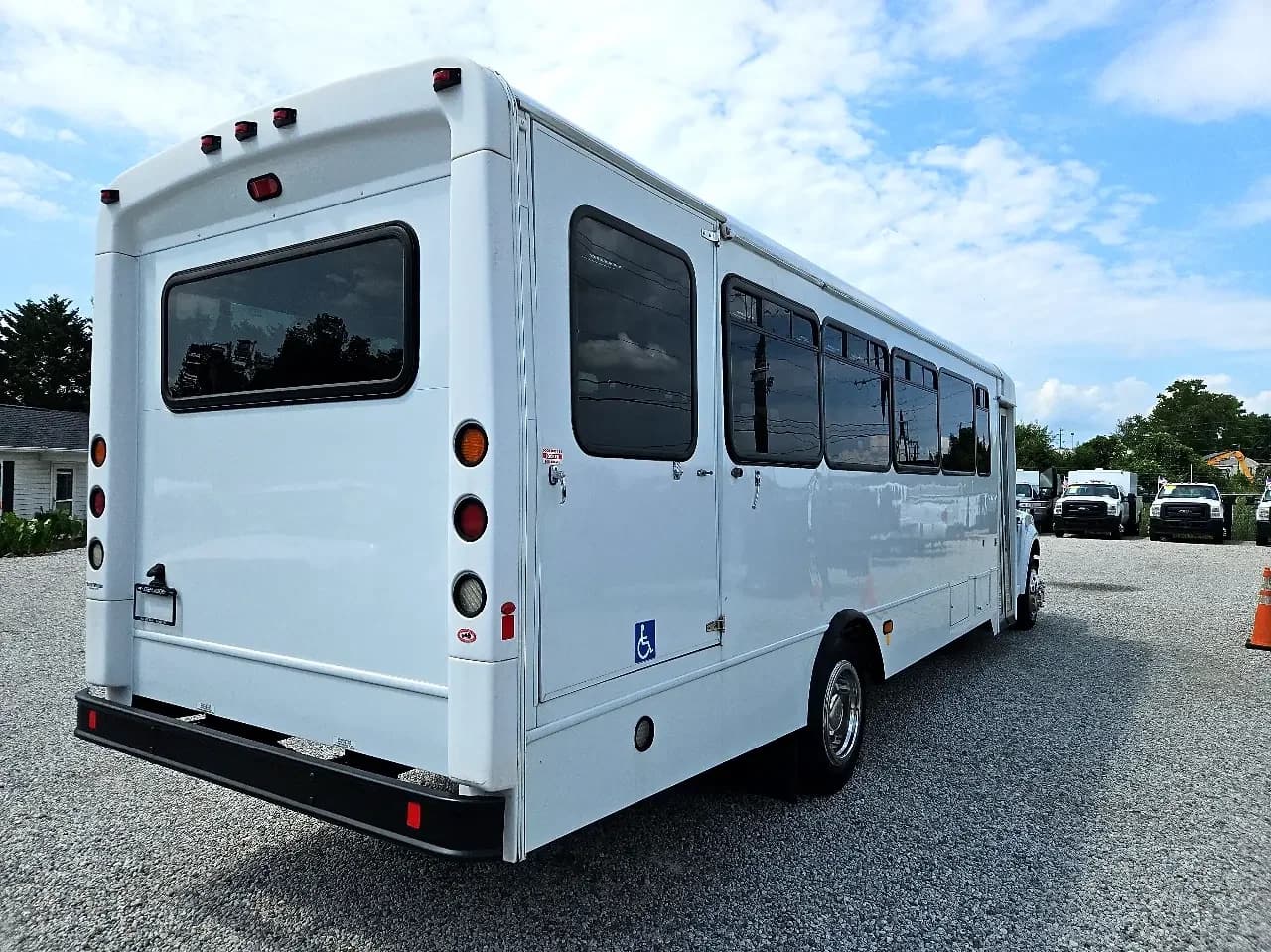 2017 Ford F650 Senator HD Shuttle Bus - Image 3