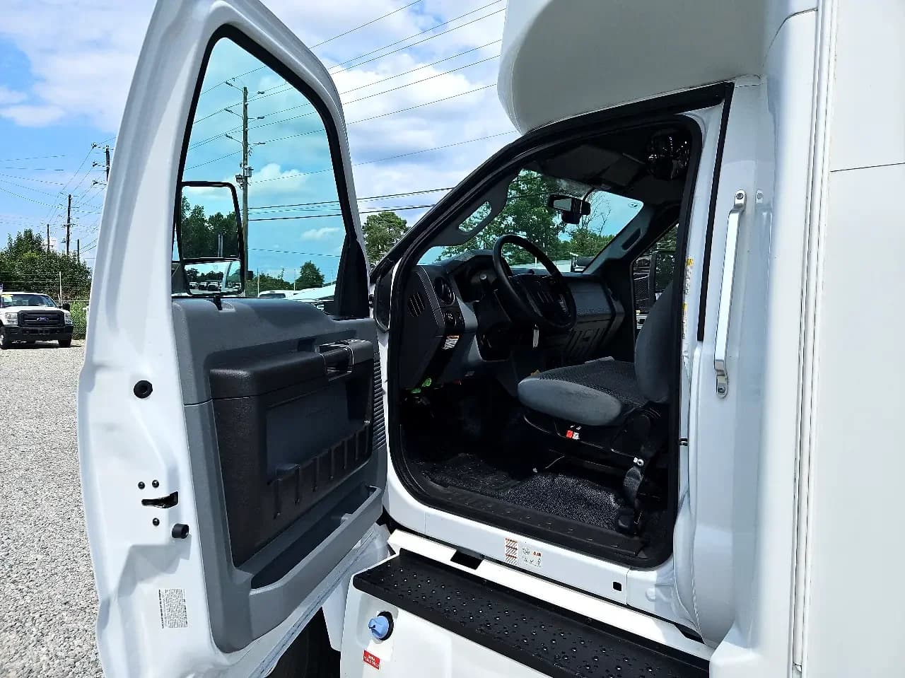2017 Ford F650 Senator HD Shuttle Bus - Image 5
