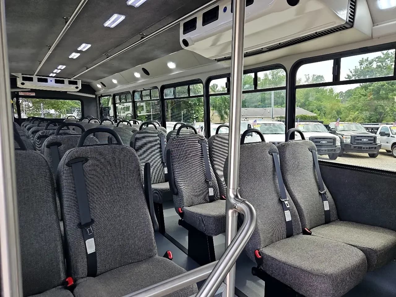 2017 Ford F650 Senator HD Shuttle Bus - Image 9