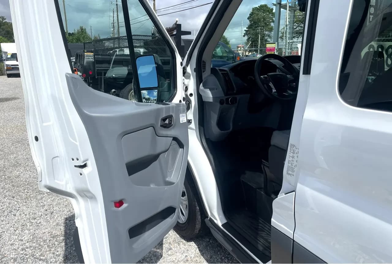 2018 Ford Transit 350 XL High Roof Passenger Van - Image 4