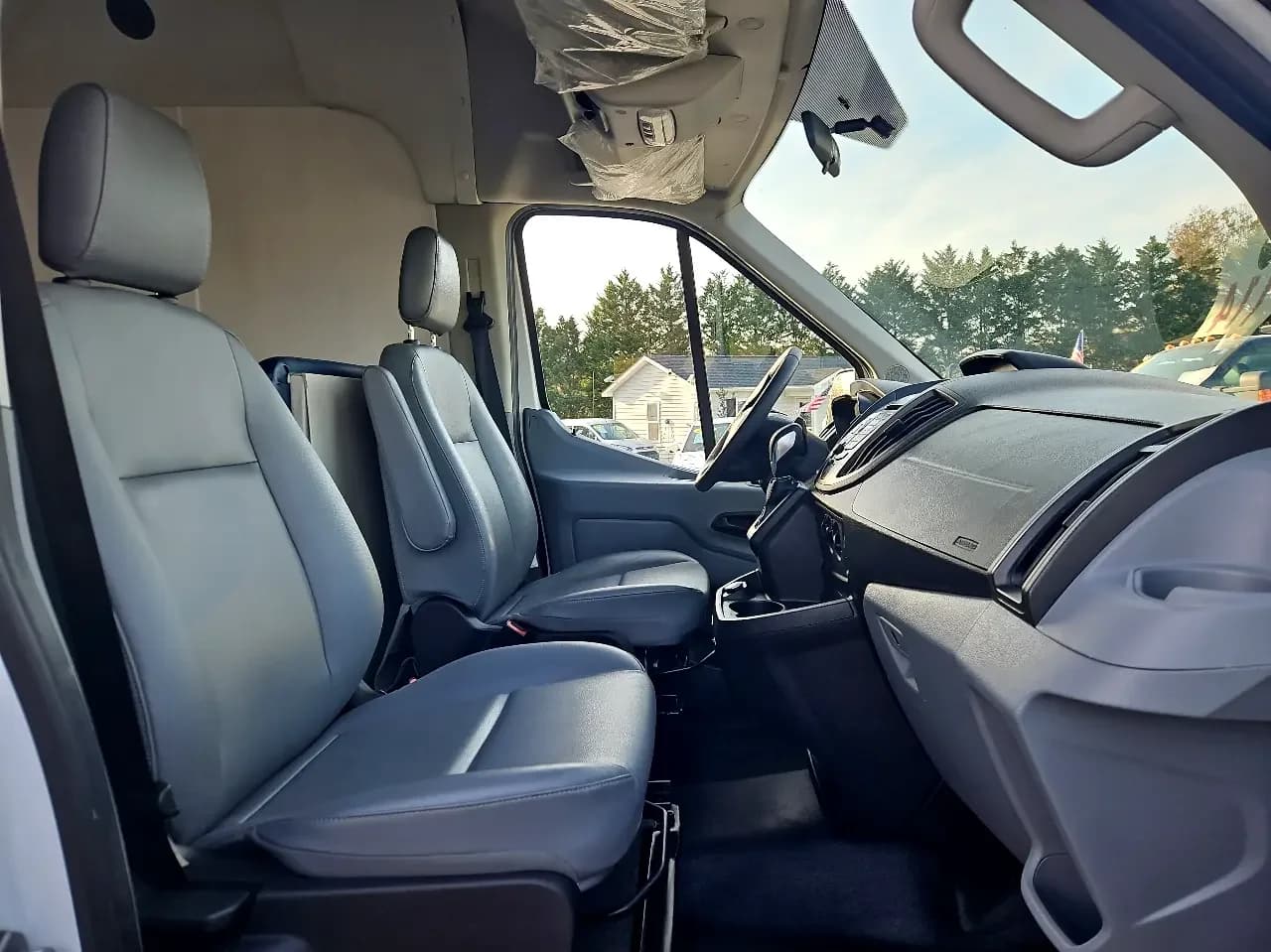 2019 Ford Transit T350 HD Passenger Van - Image 6