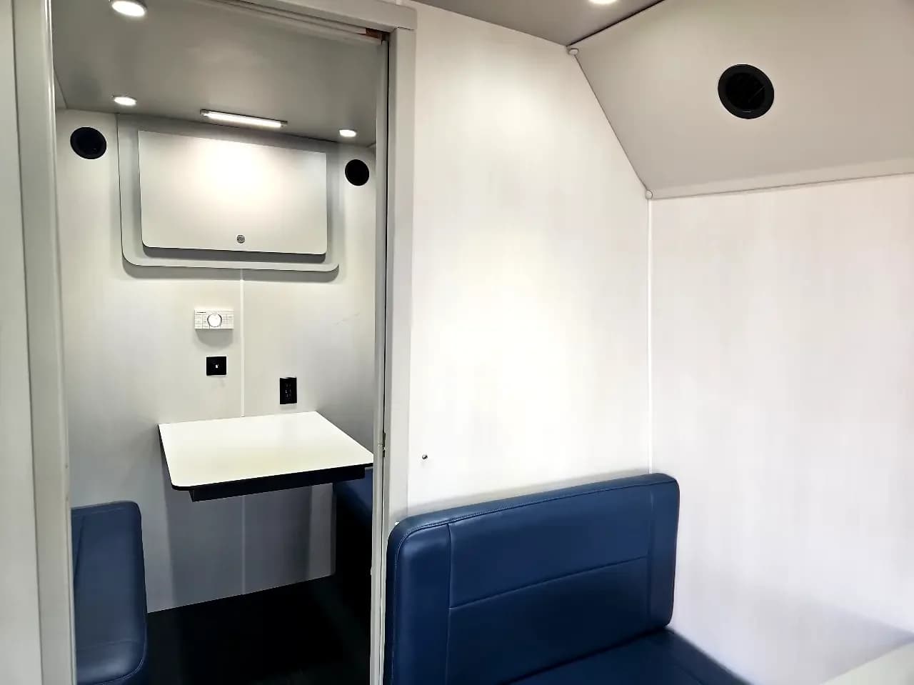 2019 Ford Transit T350 HD Passenger Van - Image 8