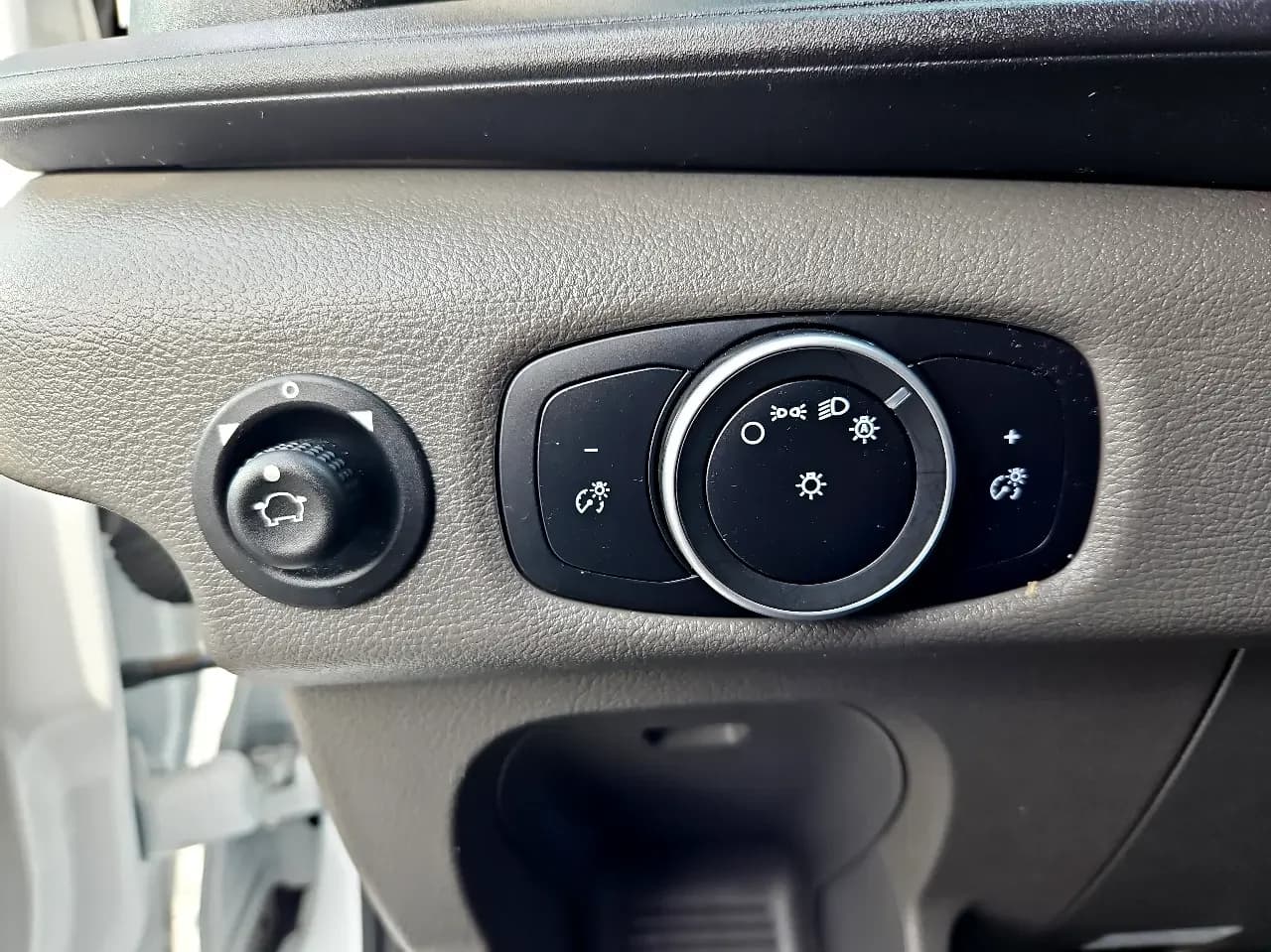 2020 Ford Transit 350 ADA High Roof Passenger Van - Image 9