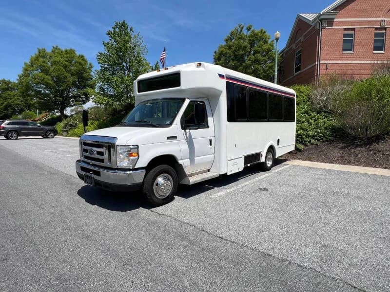 2017 Ford E450 Shuttle Bus - Image 1