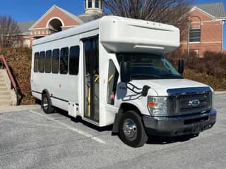 2014 Ford E450 bus