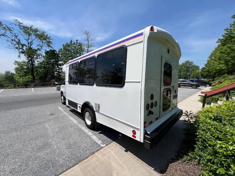 2016 Ford E450 ADA Shuttle Bus - Image 3