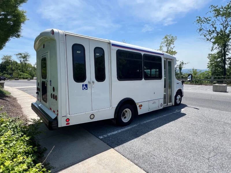 2016 Ford E450 ADA Shuttle Bus - Image 4