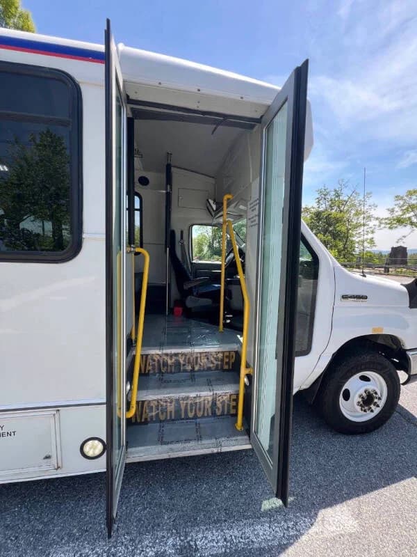 2016 Ford E450 ADA Shuttle Bus - Image 5