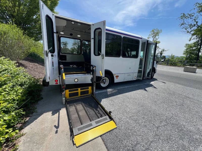 2016 Ford E450 ADA Shuttle Bus - Image 6