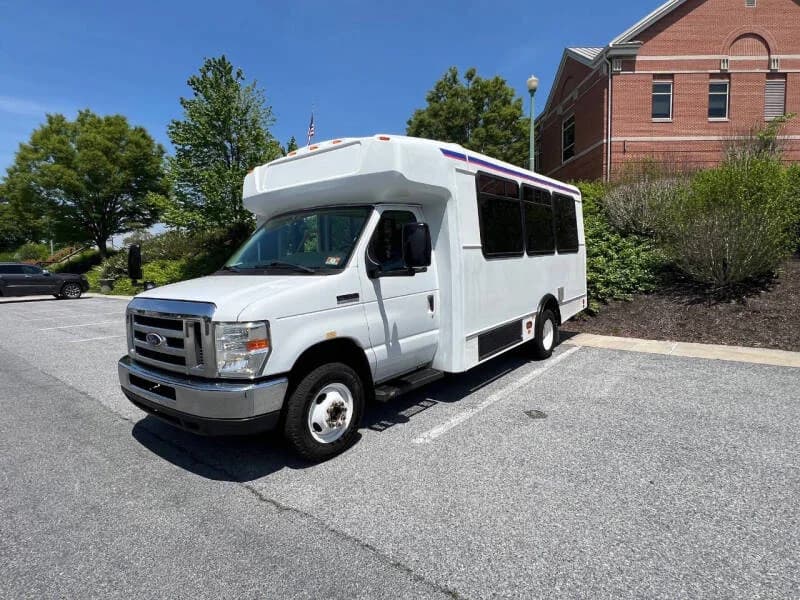 2016 Ford E450 ADA Shuttle Bus - Image 9