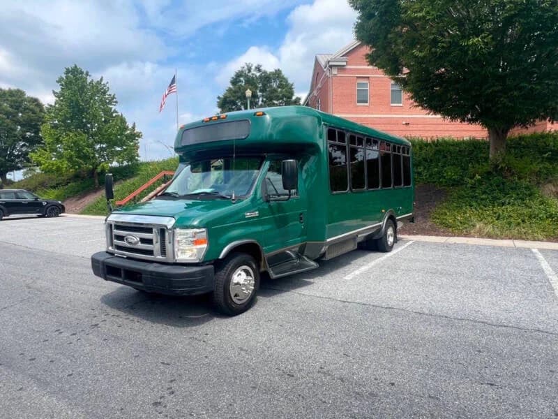 2016 Ford E450 Party Bus - Image 8
