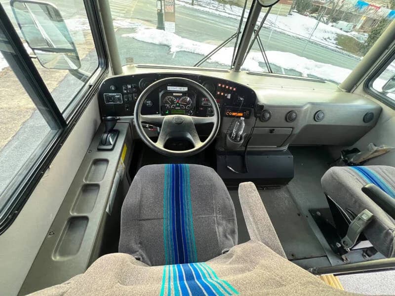 2011 Freightliner MC Glaval Mid Size Bus - Image 8