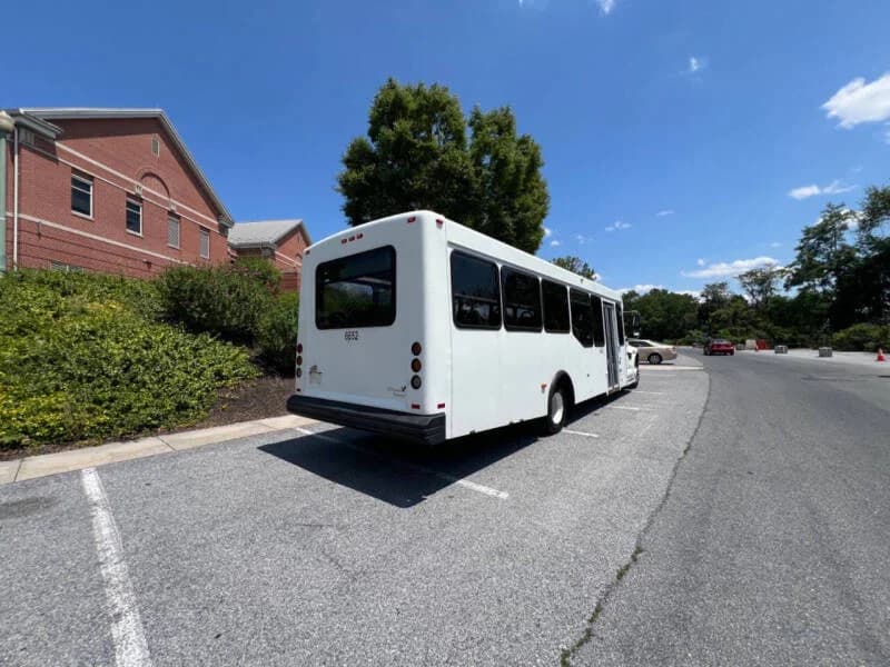 2015 IC HC Eldorado ADA Shuttle Bus - Image 2