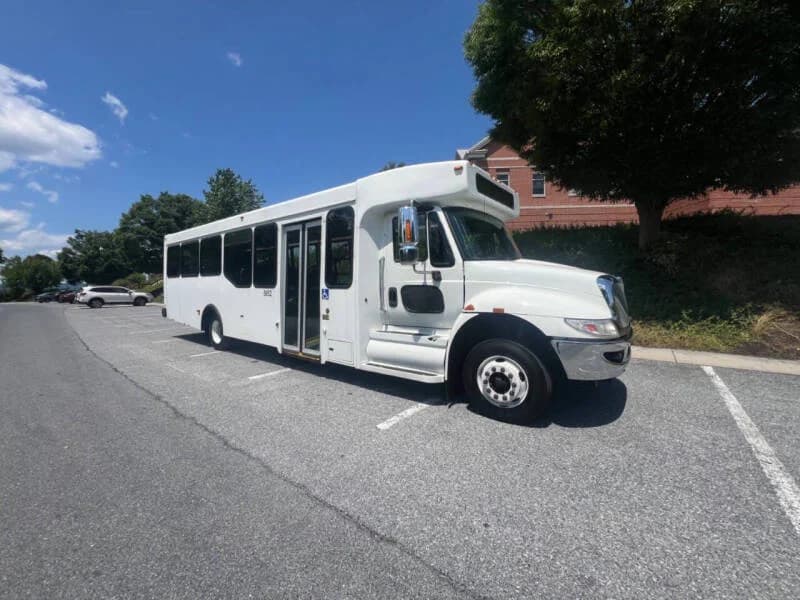 2015 IC HC Eldorado ADA Shuttle Bus - Image 3