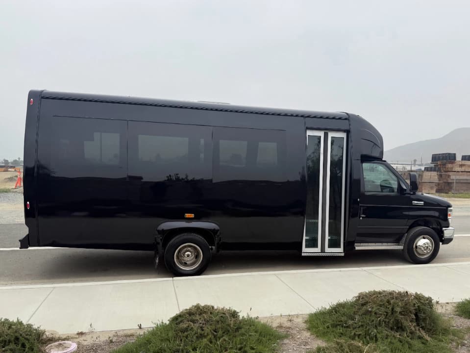 2018 Ford E450 KSIR Party Bus - Image 6