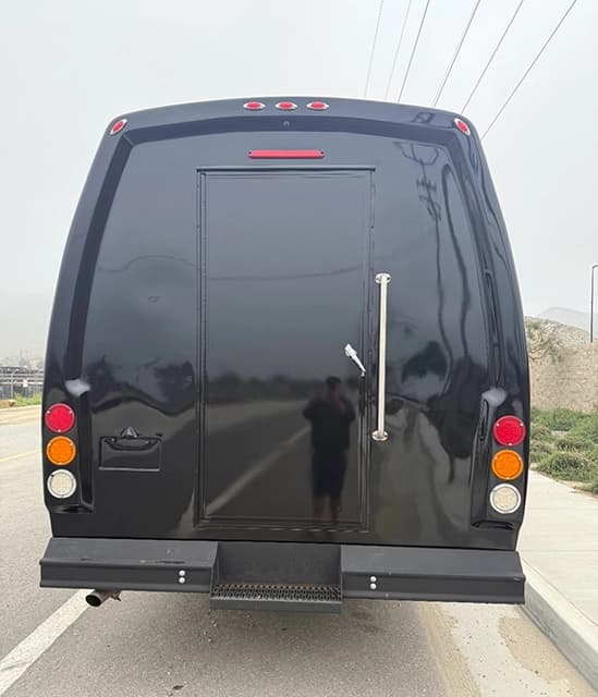 2018 Ford E450 KSIR Party Bus - Image 10
