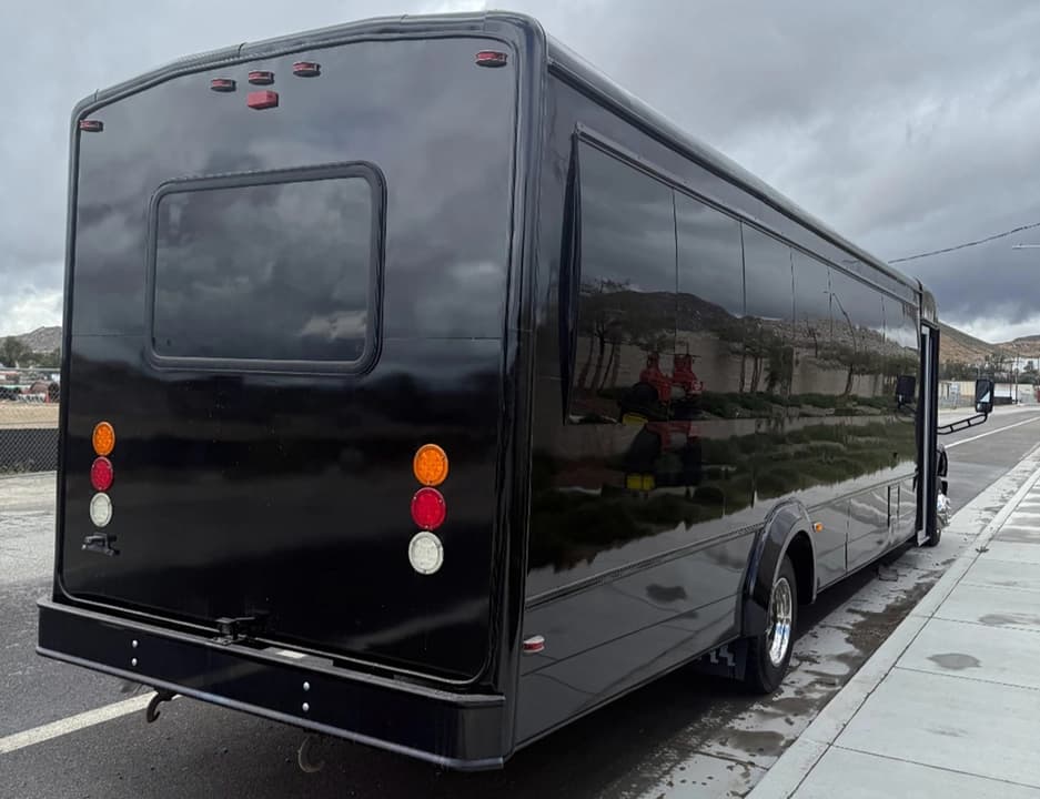 2016 First Class Coachworks S2 Party Bus - Image 7