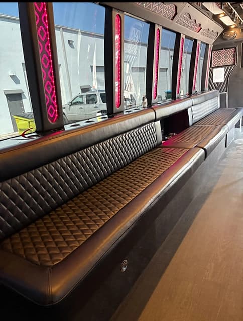 2018 Ford F550 Party Bus - Image 6