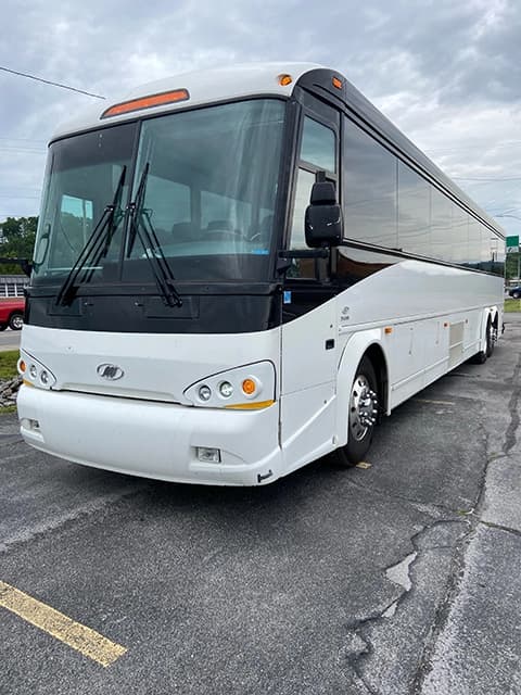 2007 MCI D4505 Coach Bus - Image 2