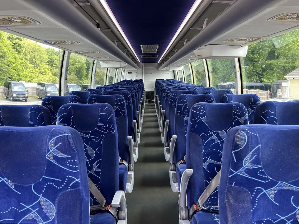 2013 Volvo 9700 Coach Bus - Image 5
