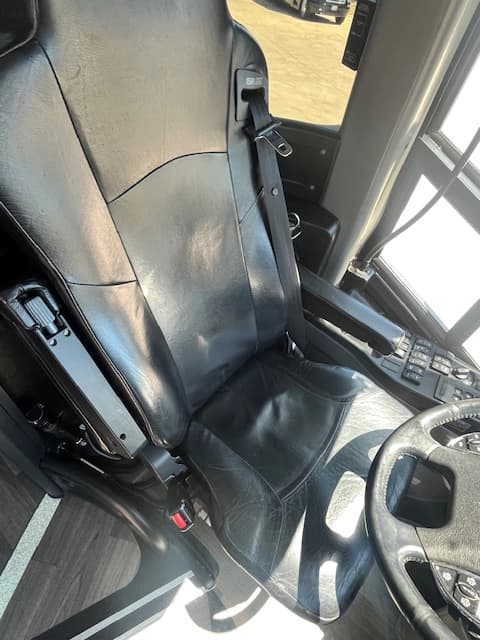 2018 MCI J4500 Coach Bus - Image 7