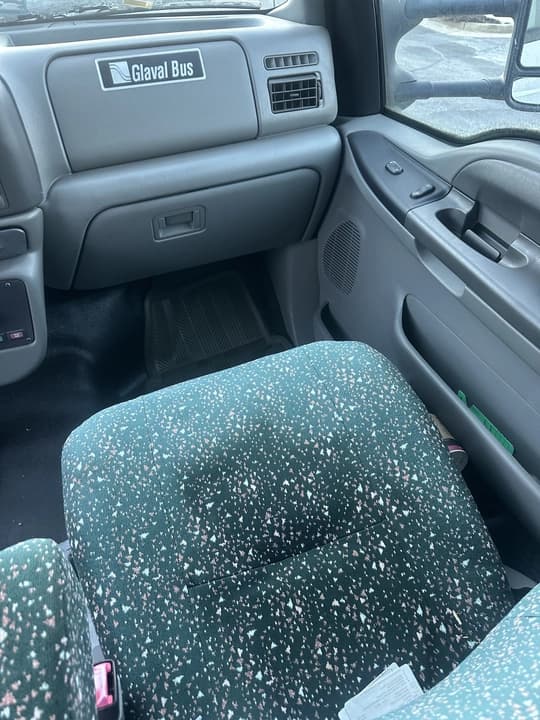 2007 Ford F650 ADA Shuttle Bus - Image 14