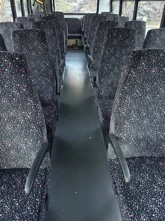 2007 Ford F650 ADA Shuttle Bus - Image 15