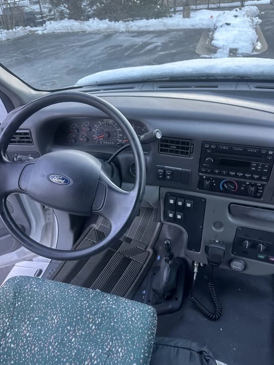 2007 Ford F650 ADA Shuttle Bus - Image 16