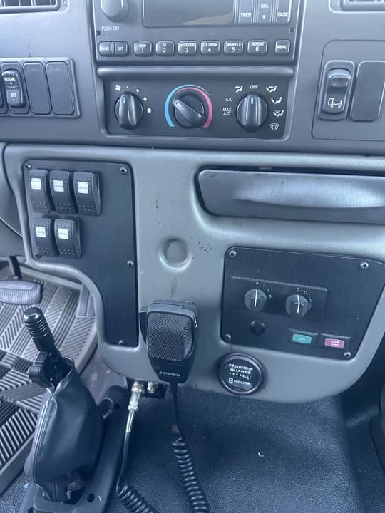 2007 Ford F650 ADA Shuttle Bus - Image 18
