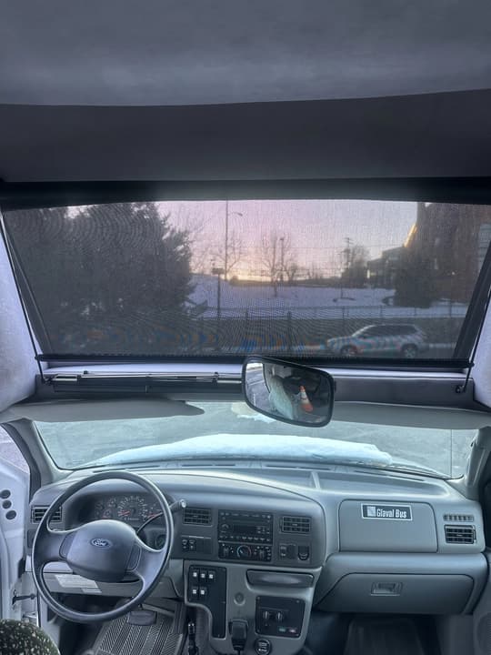 2007 Ford F650 ADA Shuttle Bus - Image 11