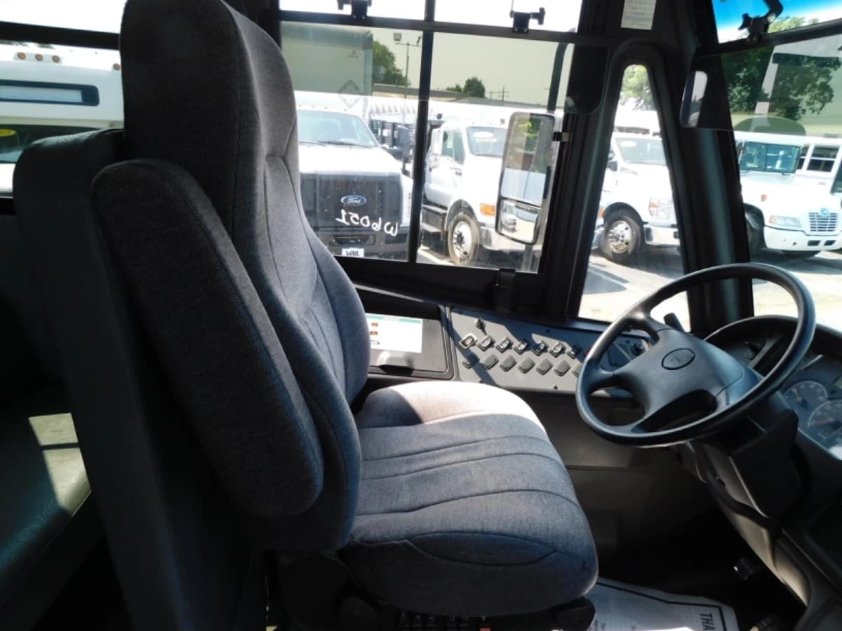 2013 Freightliner Thomas B2 Shuttle Bus - Image 11
