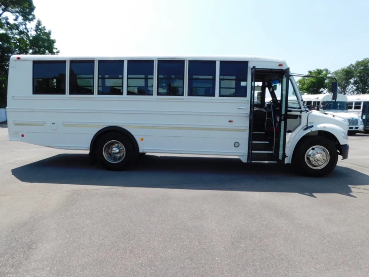 2013 Freightliner Thomas B2 Shuttle Bus - Image 5
