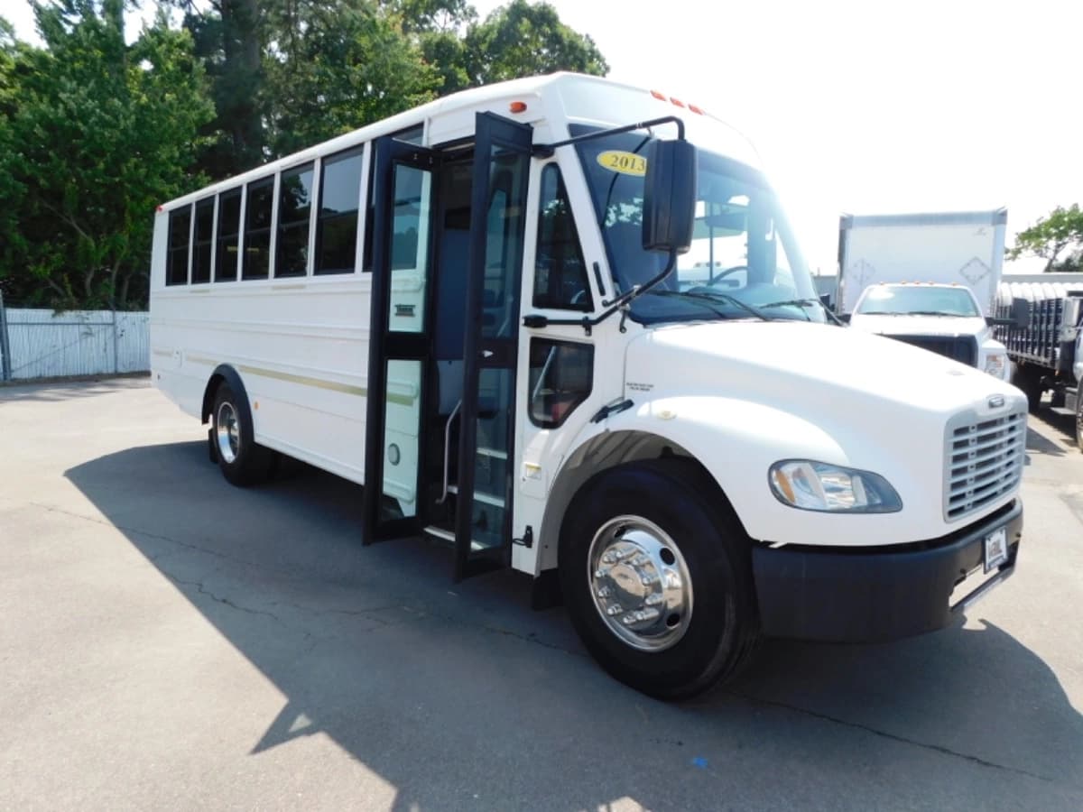 2013 Freightliner Thomas B2 Shuttle Bus - Image 6