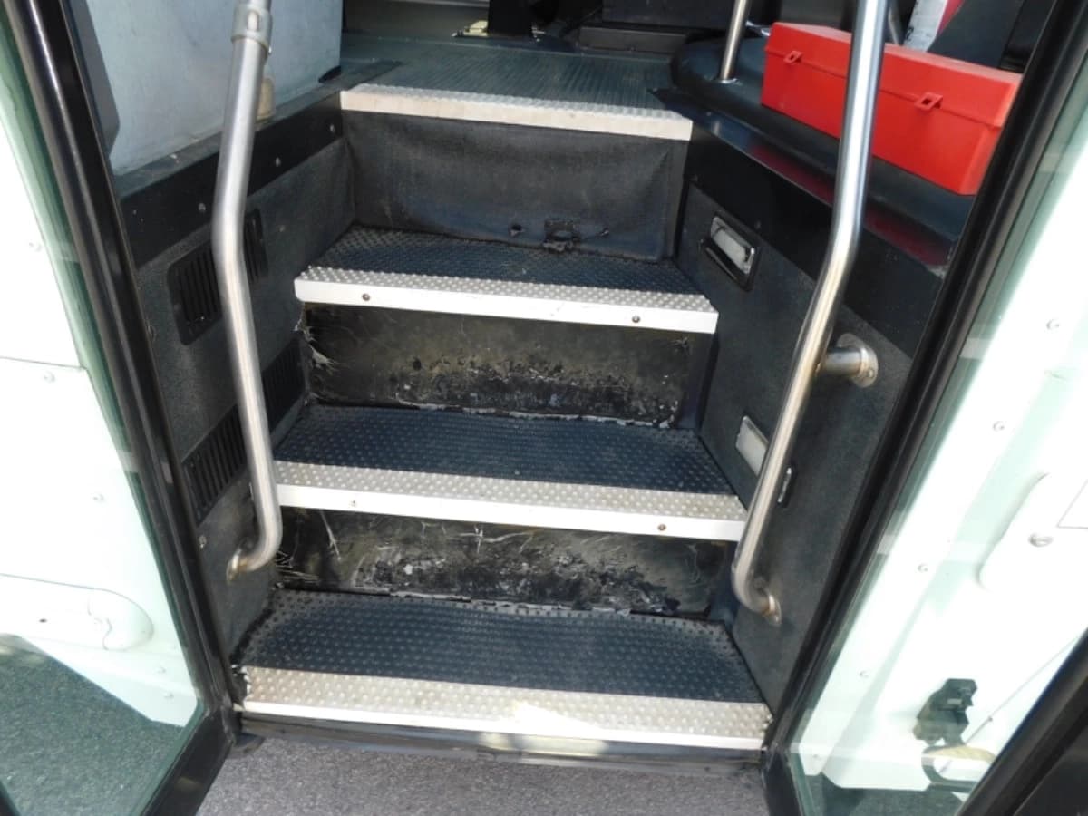 2013 Freightliner Thomas B2 Shuttle Bus - Image 4