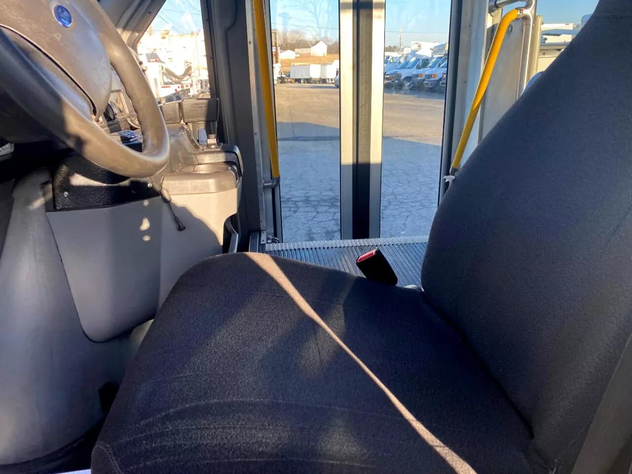 2017 Ford Econoline ADA Shuttle Bus - Image 12