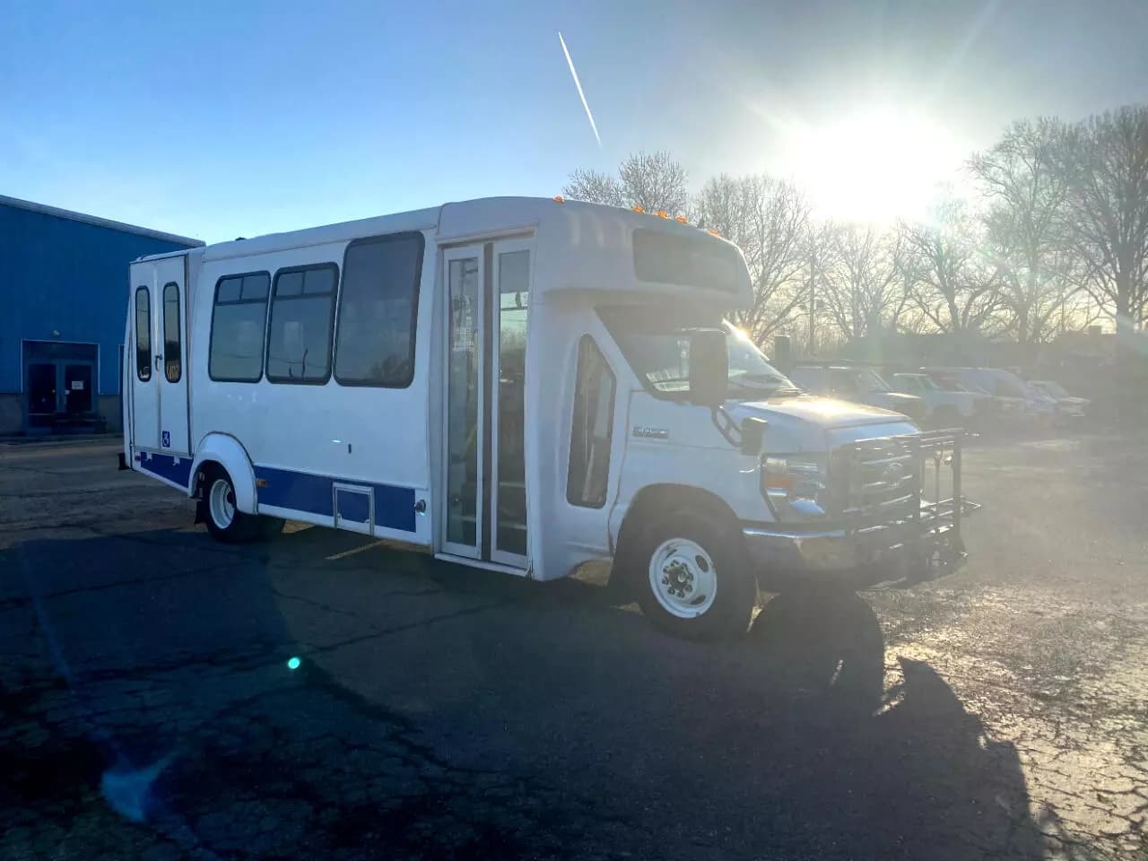 2017 Ford Econoline ADA Shuttle Bus - Image 8