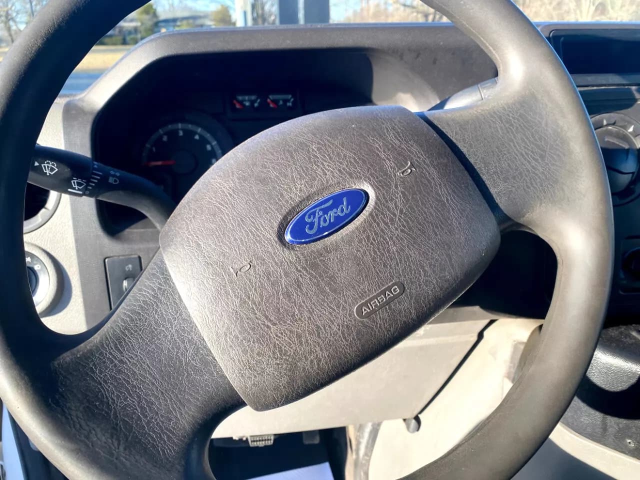 2017 Ford Econoline ADA Shuttle Bus - Image 23