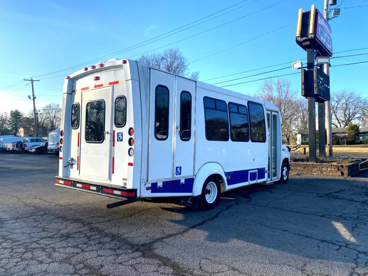 2017 Ford Econoline ADA Shuttle Bus - Image 2